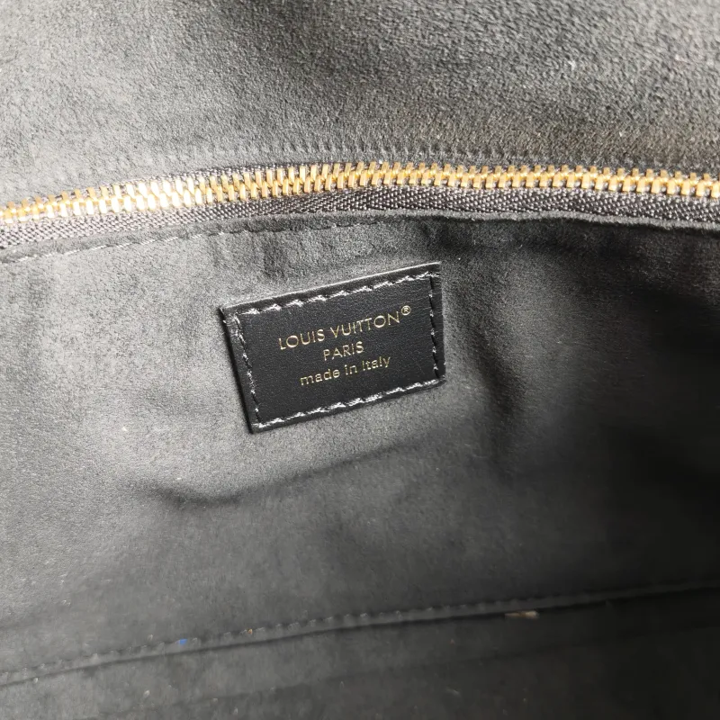 Louis Vuitton Shoulder Bag Trunkie Box Chain Bag Monogram PVC Large 27 × 8 × 16 cm — detail view 4 of 11