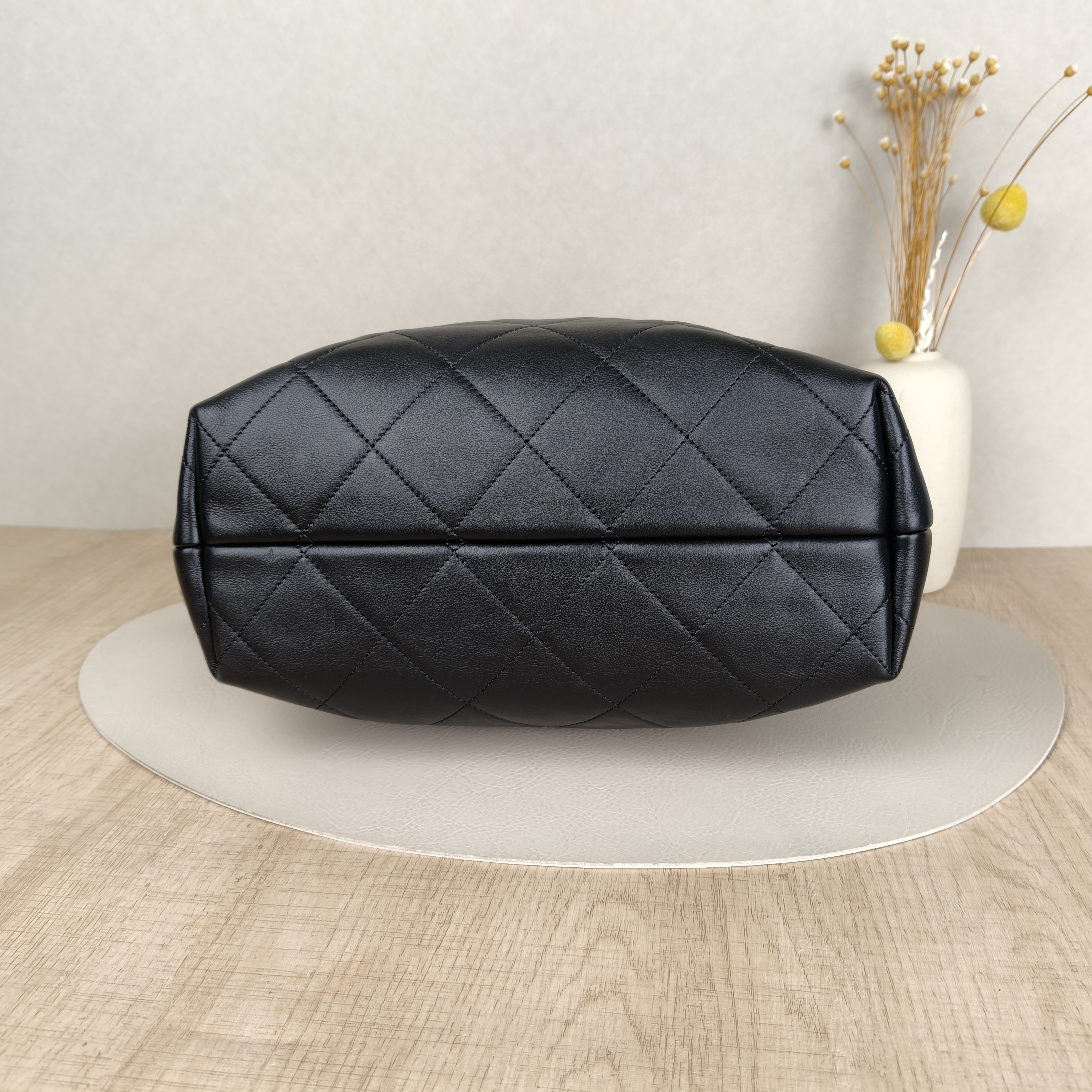 Chanel Shoulder Bag hobo Black Calfskin One Size27 × 11 × 29 cm — cover view 3 of 9
