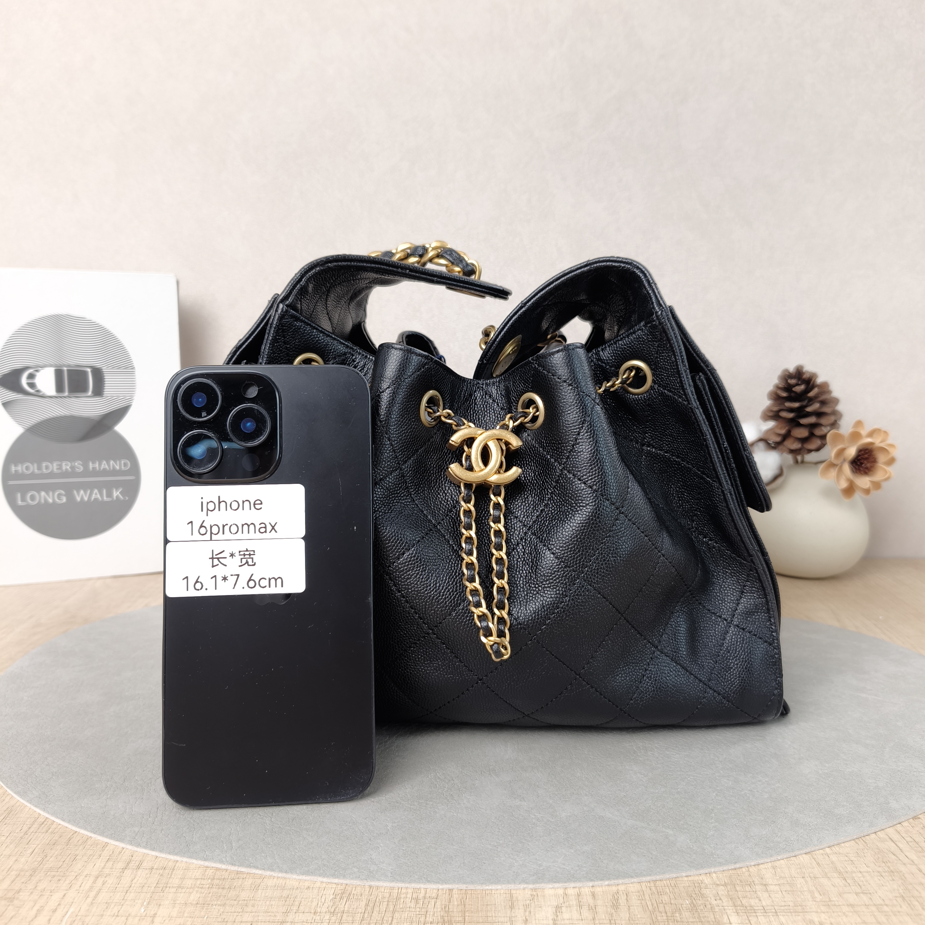 Chanel Shoulder Bag25Bag Black Grained Calfskin Small26 × 14 × 30 cm — cover view 4 of 5
