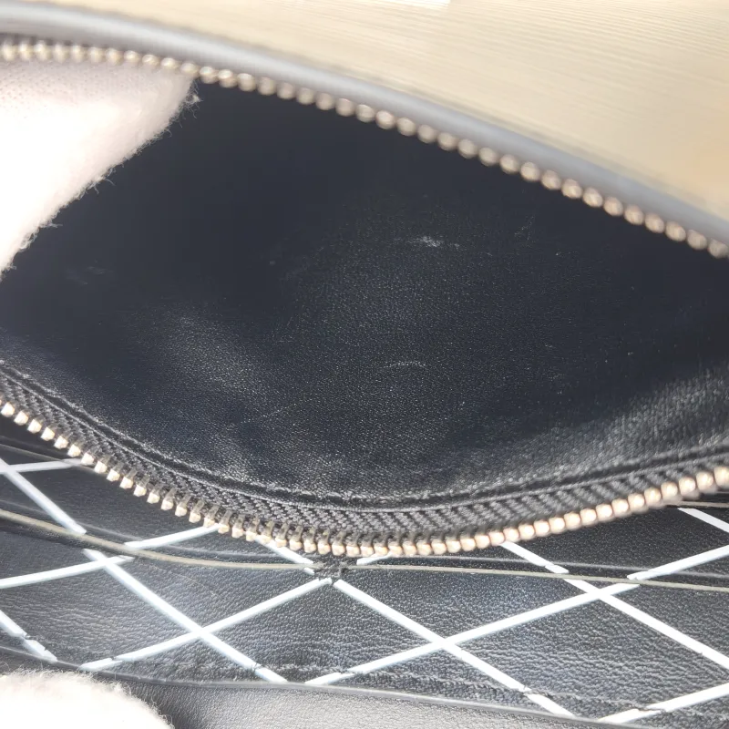 Louis Vuitton Shoulder Bag trunk Shoulder Crossbody Bag Calfskin One Size 19 × 5 × 13 cm — detail view 6 of 11