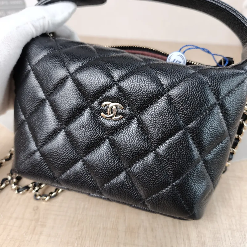 Chanel Crossbody Bag25c Vanity Case Bag Black Grained Calfskin15.5 × 6 × 12 cm — detail view 5 of 16