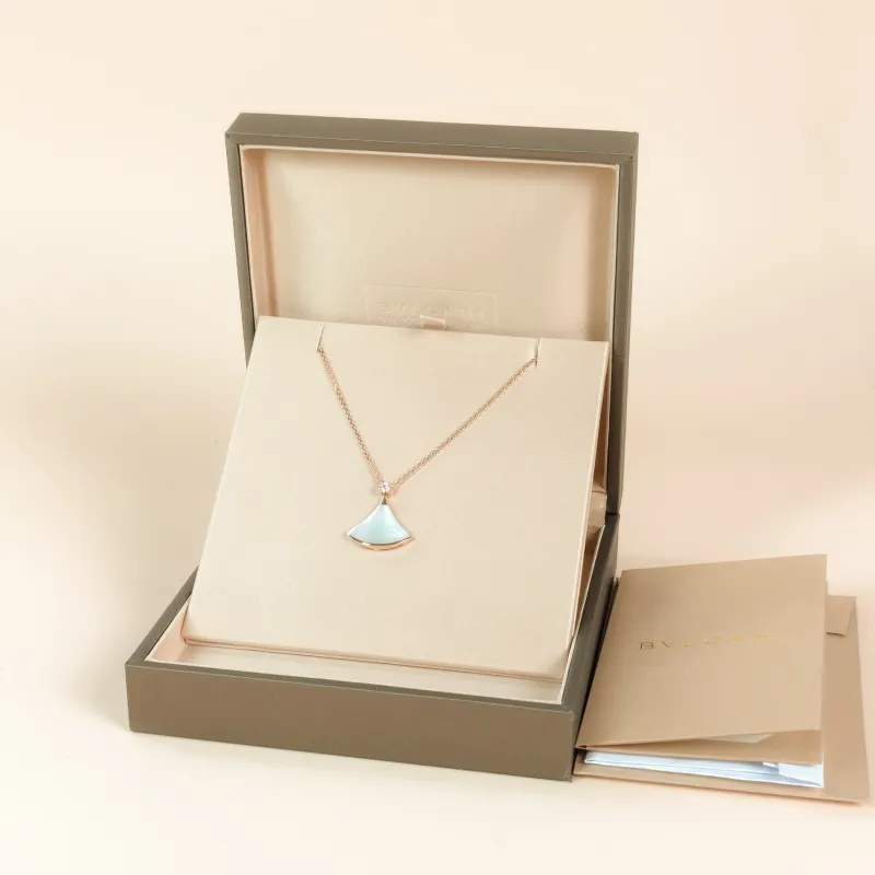 Bvlgari Necklace DIVAS’ DREAM Collection Pearl White Mother-of-Pearl 18KR ose Gold Diamond One Size 2*41-43 — cover view 3 of 10
