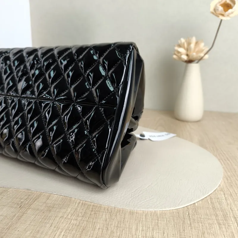 Chanel Shoulder Bag tote Black Patent Leather One Size33 × 16 × 17 cm — detail view 7 of 12