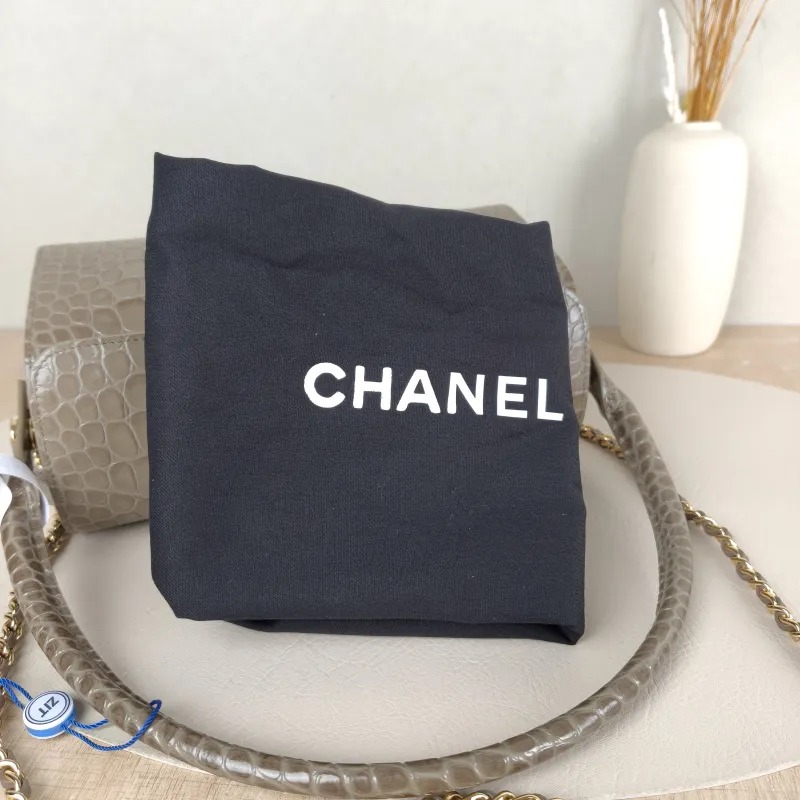 Chanel Shoulder Bag Collection Crossbody Bag Calfskin One Size23 × 11 × 12.5 cm — detail view 6 of 14