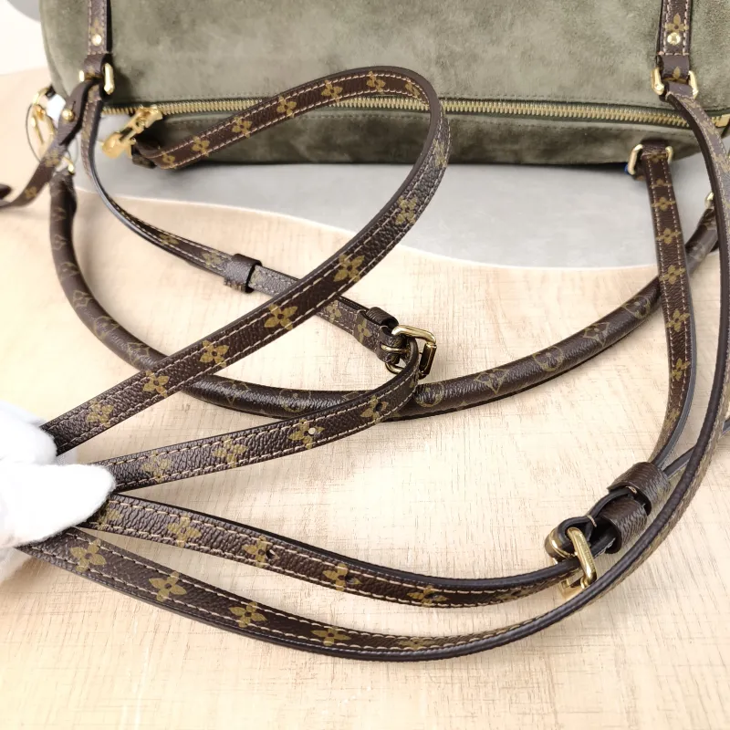 Louis Vuitton Shoulder Bag EXPRESS Shoulder Bag Green Suede Medium 36 × 18.5 × 24 cm — detail view 2 of 13
