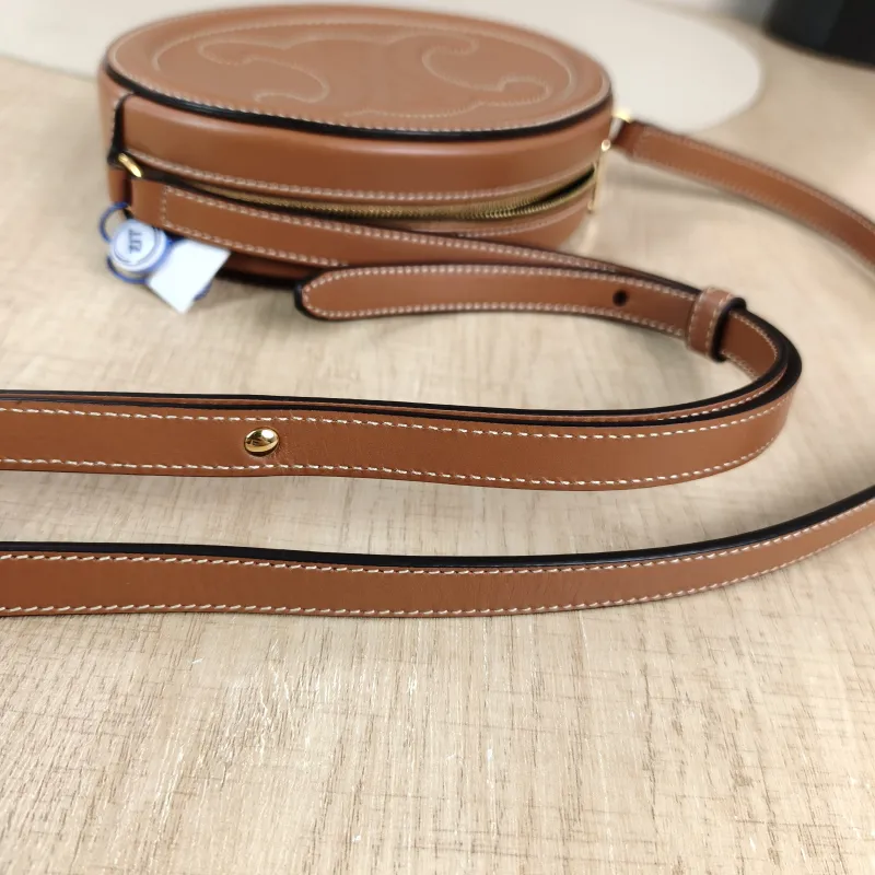 CELINE Crossbody Bag Cuir Triomphe Brown Calfskin Small 16 × 4 × 12.5 cm — detail view 2 of 12