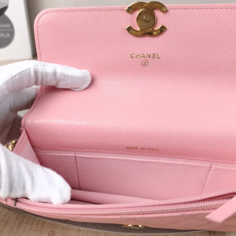 Chanel Crossbody Bag woc Pink Calfskin One Size17 × 4 × 10 cm — detail view 2 of 12