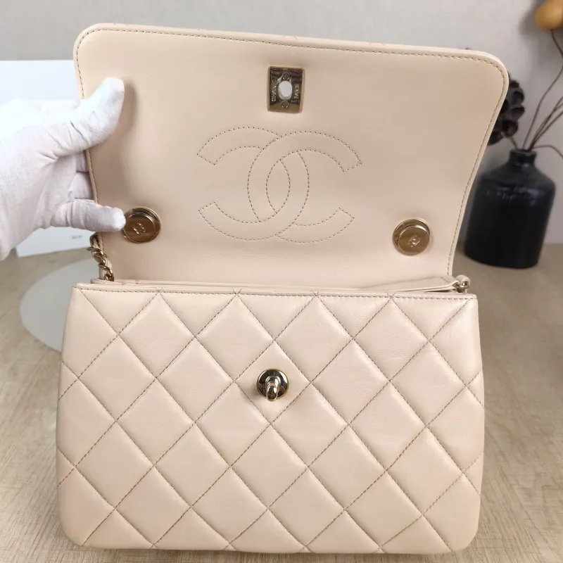 Chanel Crossbody Bag Trendy CC Beige Lambskin Small 25 × 12 × 17 cm 31 — detail view 9 of 14