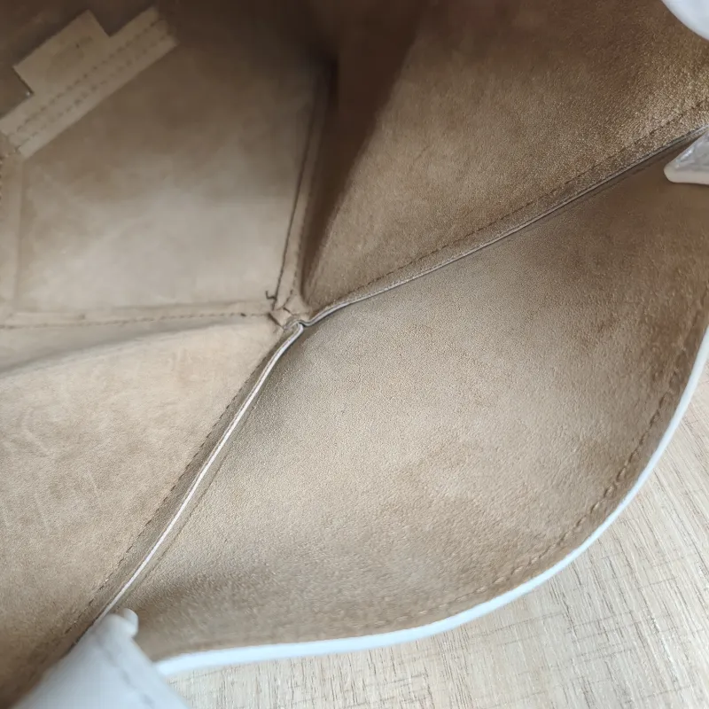 LOEWE Crossbody Bag Puzzle Fold Shopping Tote Taupe · White Calfskinmini16.5 × 9.5 × 20 cm — detail view 2 of 11
