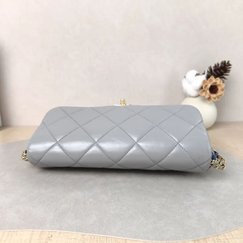 Chanel Crossbody Bag Crossbody Bag Grey Lambskin One Size 25.5 × 4.5 × 15 cm — detail view 5 of 14