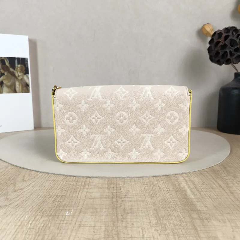 Louis Vuitton Crossbody Bag Pochette Félicie Colorblock Calfskin Small21 × 3 × 12 cm — cover view 4 of 5
