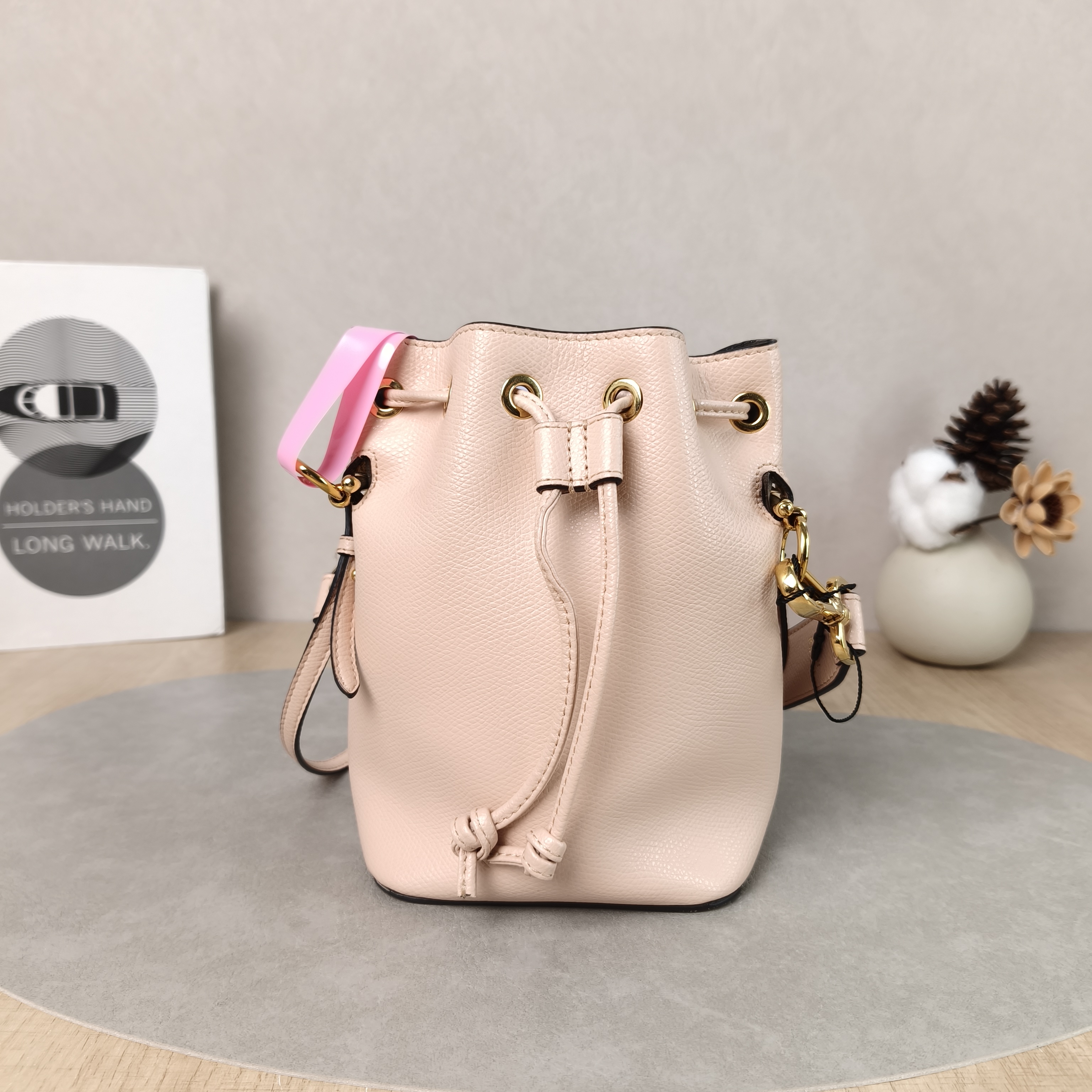 FENDI Crossbody Bag Mon Tresor Bucket Bag Pink Calfskinmini12 × 10 × 18 cm