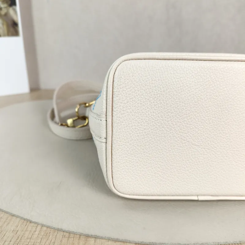 Louis Vuitton Crossbody Bag NANO NOÉ Bucket Bag Nano White · Embroidered Calfskinnano13 × 10 × 16 cm — detail view 7 of 11