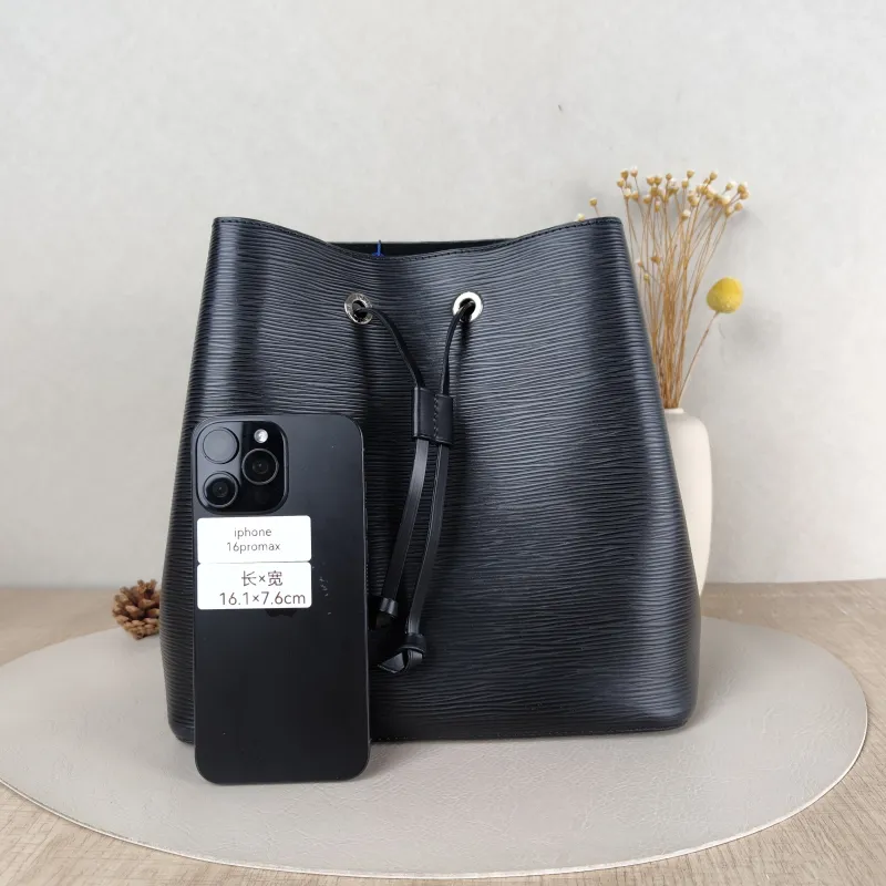 Louis Vuitton Shoulder Bag NÉONOÉ Bucket Bag Black Epi Embossed Calfskin Medium 26 × 17.5 × 26 cm — cover view 5 of 5