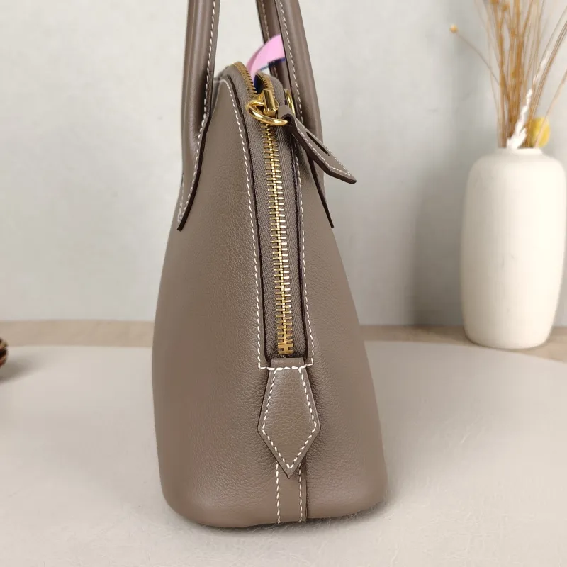 Hermès Shoulder Bag Bolide 1923 25Gold-Tone Hardware Top Handle Bag Evercolor Calfskin Small 25 × 11 × 20 cm B — detail view 2 of 10