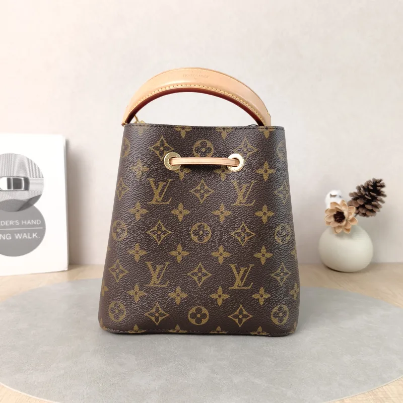 Louis Vuitton Crossbody Bag NÉONOÉ Bucket Bag BB Monogram PVCBB20 × 13 × 20 cm — cover view 3 of 5