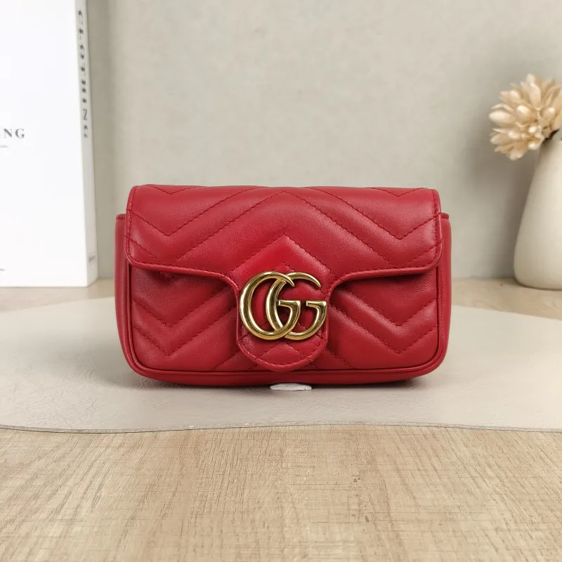GUCCI Crossbody Bag GG Marmont Mini Marmont Mini Red Calfskinmini16.5 × 4.5 × 9.5 cm
