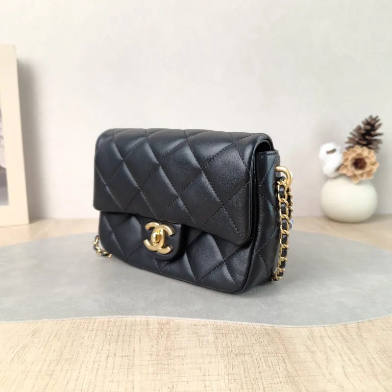 Chanel Crossbody Bag Pearl Black Lambskin One Size 18 × 6 × 13 cm — cover view 3 of 6