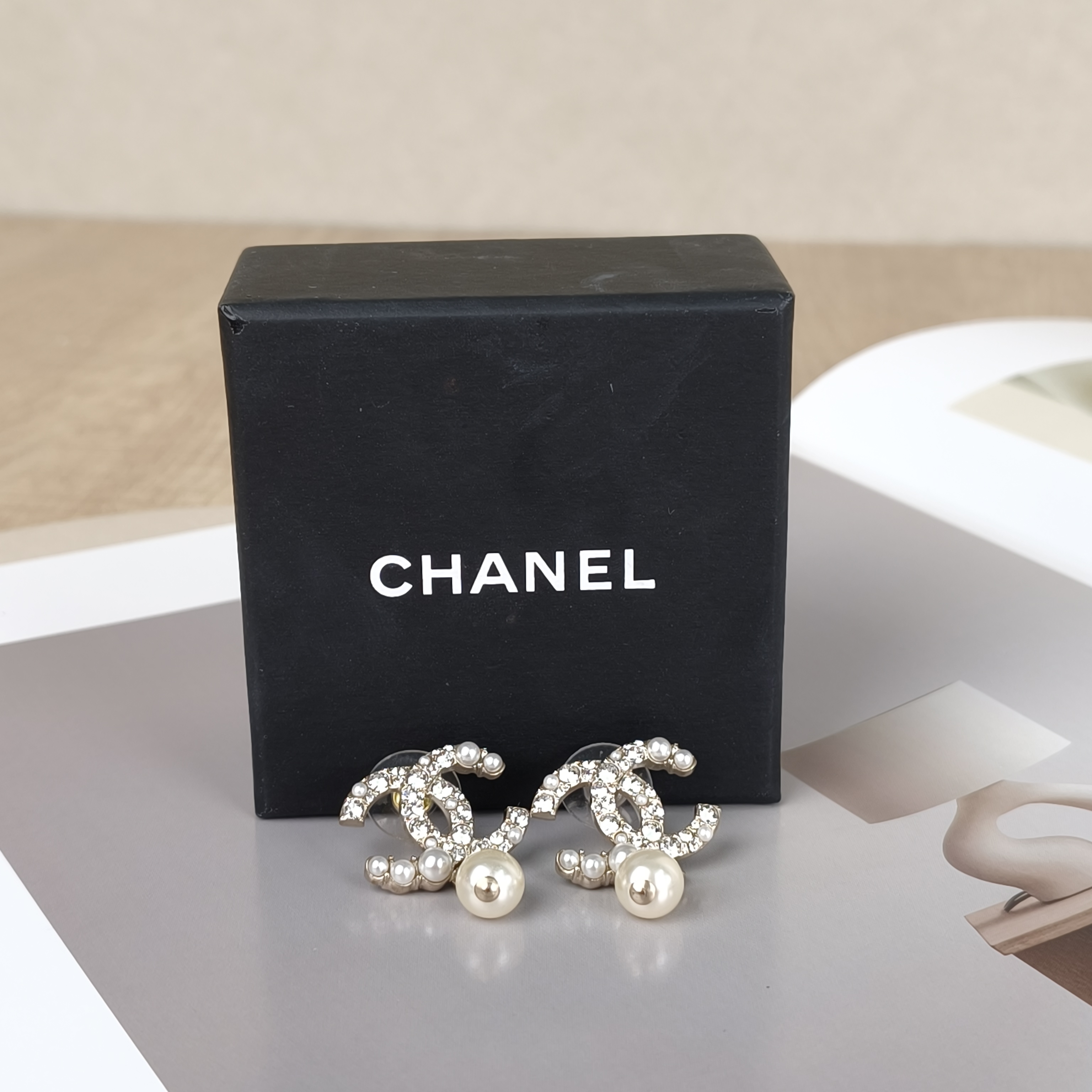 Chanel Earrings Earrings · C Pearl Pendant One Size — cover view 6 of 8
