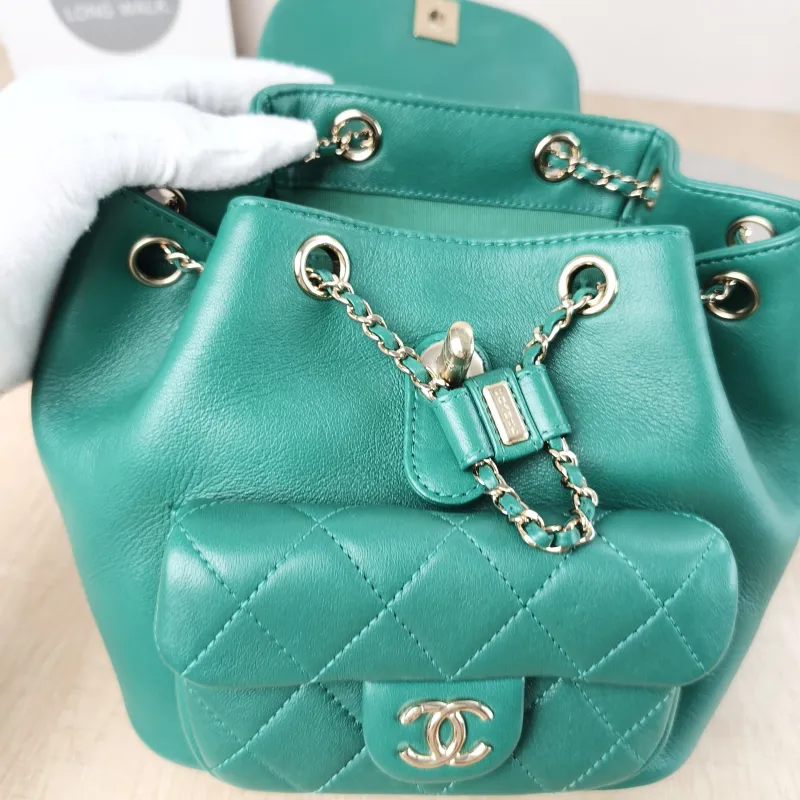 Chanel Backpack Duma Green Lambskin Small 18 × 12 × 18.5 cm — detail view 7 of 13