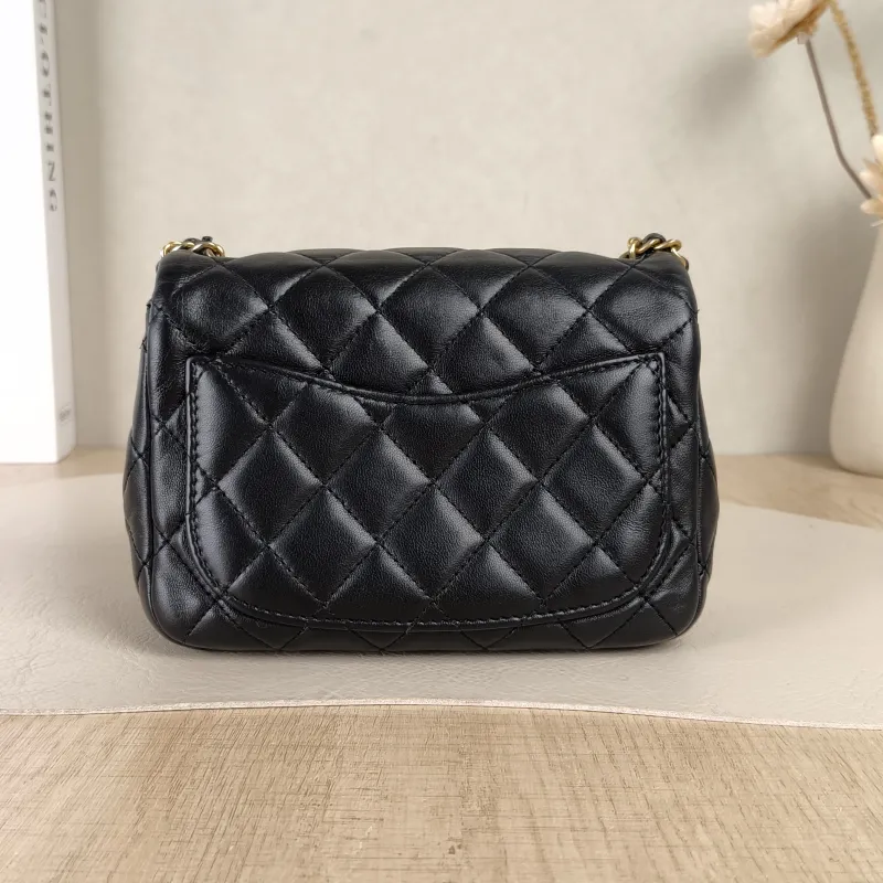Chanel Crossbody Bag Black Lambskin One Size17 × 8 × 13.5 cm Conditioned — cover view 3 of 5
