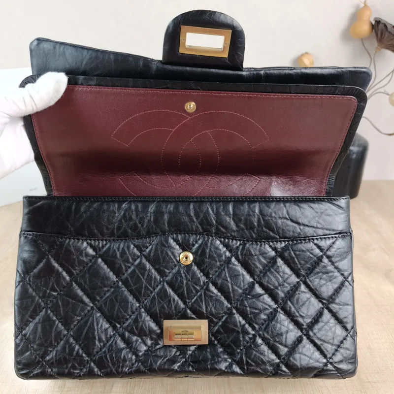 Chanel Shoulder Bag 2.55 Black Calfskin Large 31.5 × 10 × 20 cm 14 — detail view 9 of 13