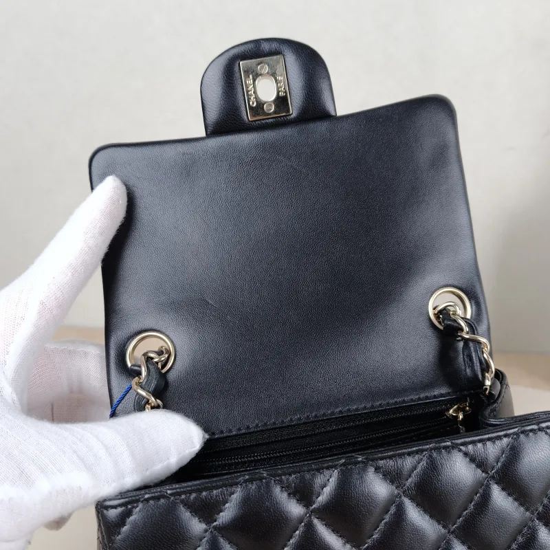 Chanel Crossbody Bag Classic Flap Mini CF Mini Black SL ambskin Mini 17 × 8 × 13.5 cm — detail view 10 of 13