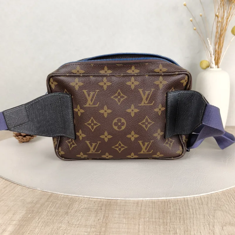 Louis Vuitton Belt Bag Shoulder Bag Monogram PVC One Size22 × 5 × 16 cm — cover view 5 of 5
