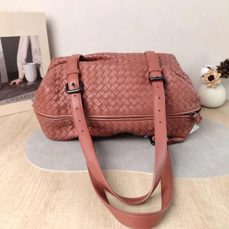 Bottega Veneta Top Handle Bag Woven Top Handle Bag Lambskin 29 × 15 × 21 cm — detail view 4 of 11
