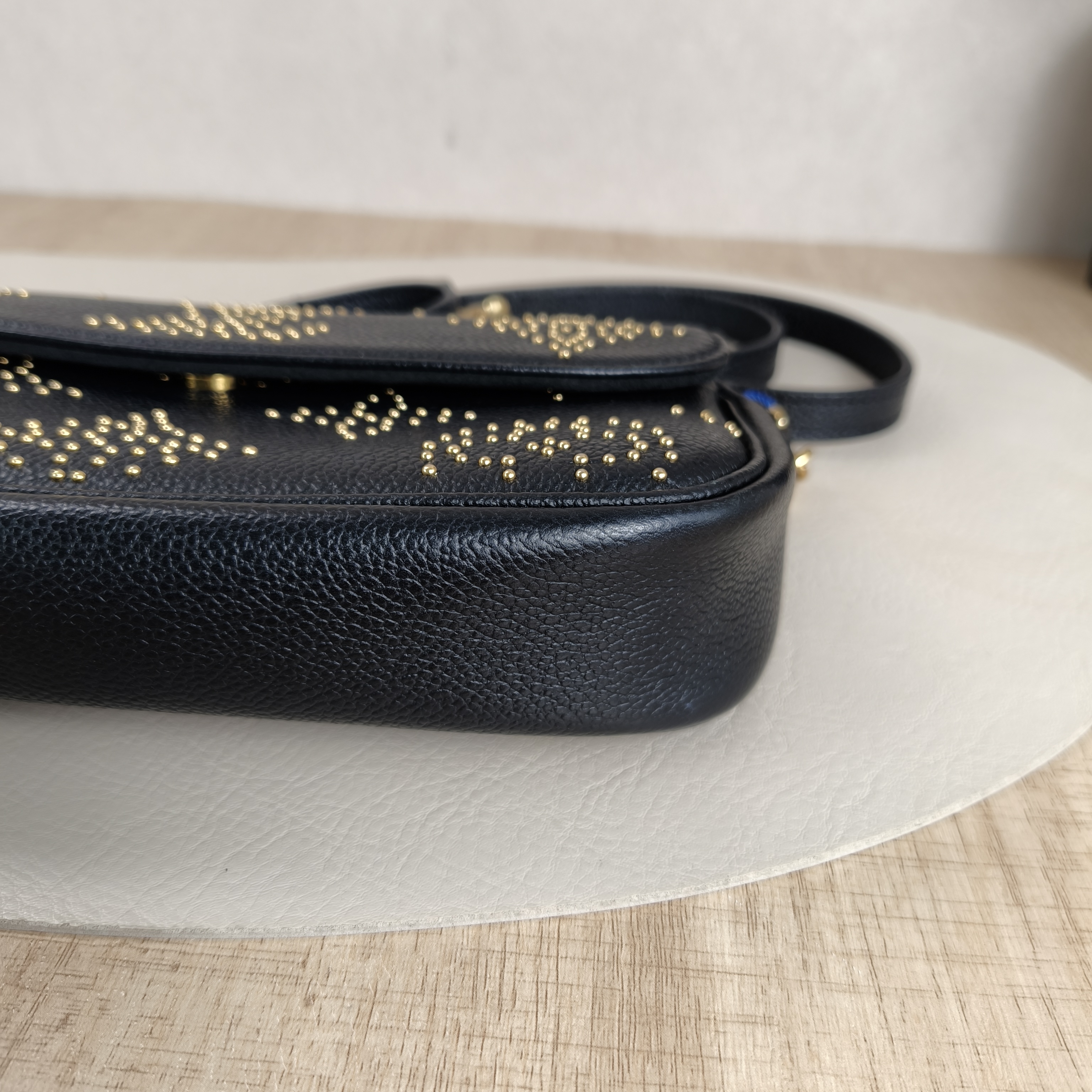 Louis Vuitton Crossbody Bag IVY Black Monogram Empreinte Embossed Calfskin Small23.5 × 4.3 × 12 cm — cover view 5 of 12