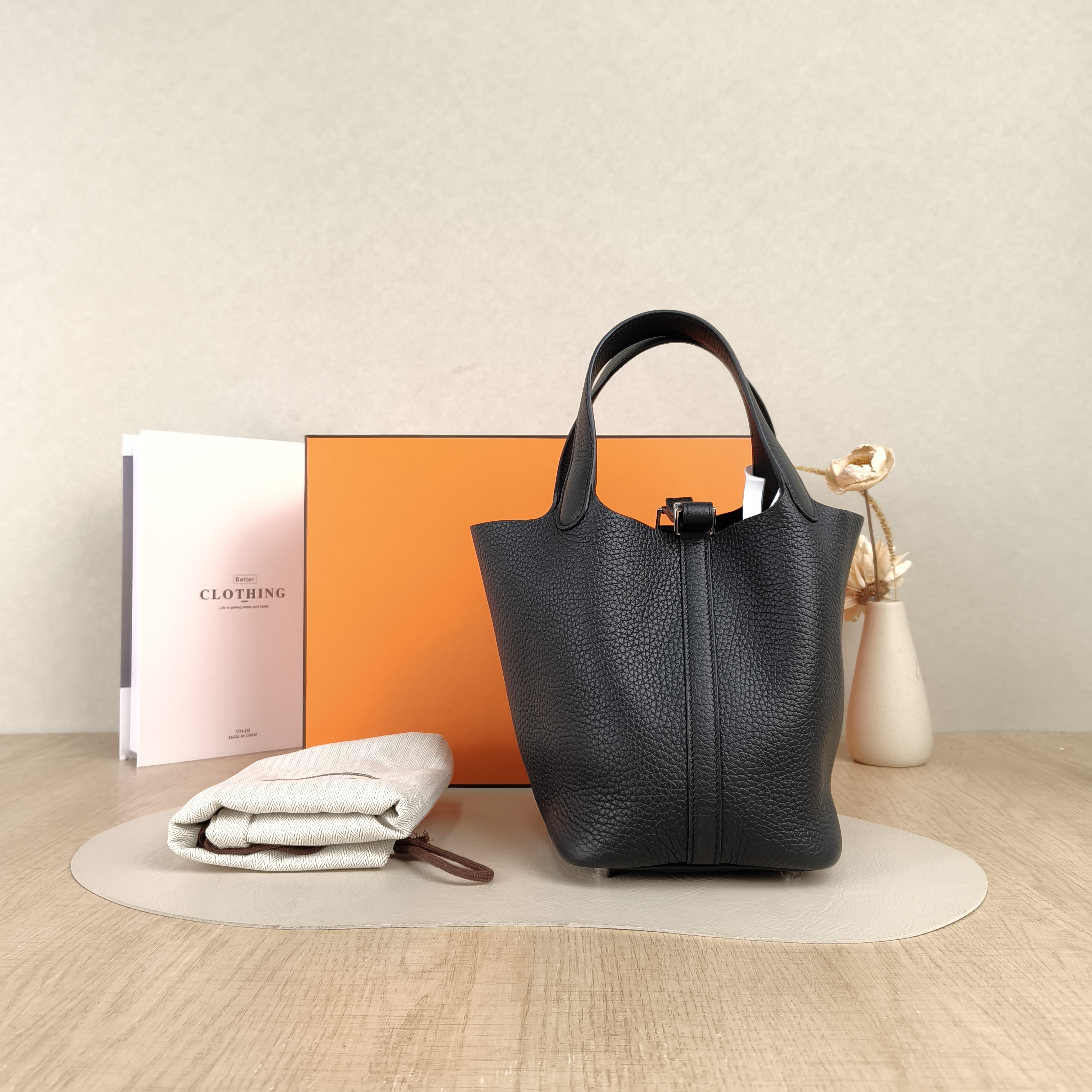 Hermès Top Handle Bag Picotin Lock 18 1889Black Clemence Taurillon TC Calfskin Small18 × 13 × 19 cm — cover view 4 of 6