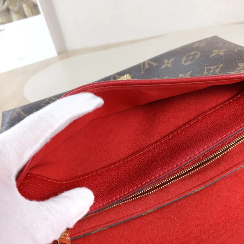 Louis Vuitton Shoulder Bag Pallas Chain Chain Bag Red PVC 26 × 6 × 17 cm — detail view 3 of 11