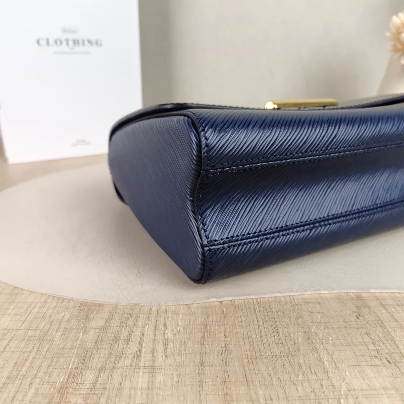 Louis Vuitton Crossbody Bag Twist Blue Epi Embossed Calfskin Medium23 × 9.5 × 17 cm — detail view 6 of 11