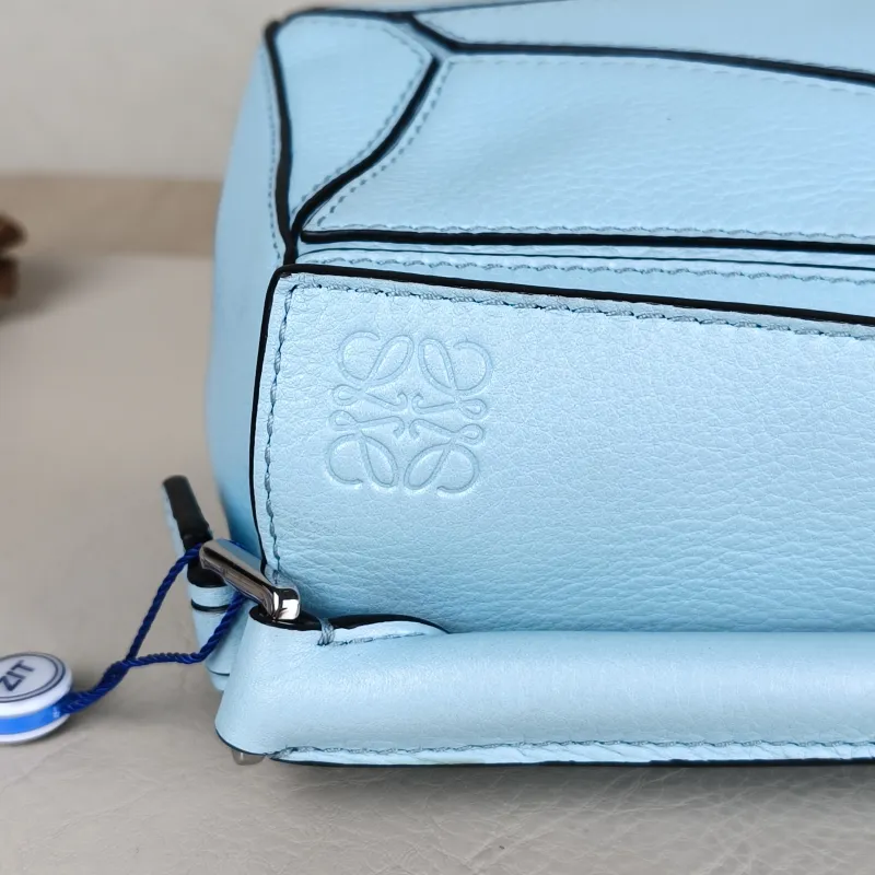 LOEWE Crossbody Bag Puzzle Blue Calfskin Mini 18 × 8 × 12.5 cm — detail view 9 of 11