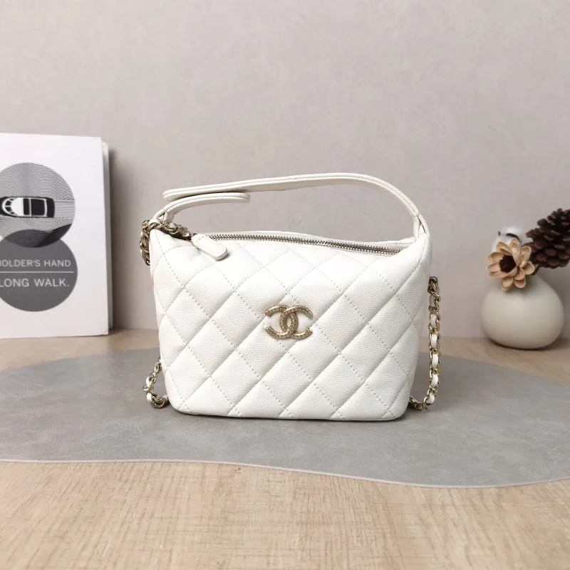 Chanel Crossbody Bag Crossbody Bag White Calfskin One Size21.5 × 7.5 × 19 cm