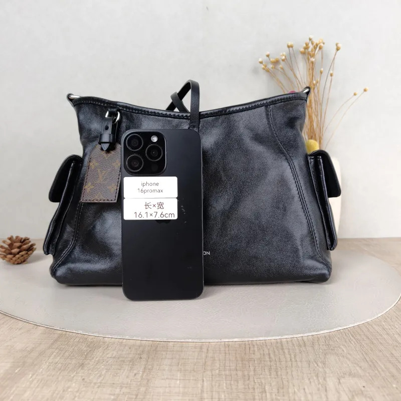 Louis Vuitton Crossbody Bag Carryall Cargo Vibe Black SL ambskin Small 33.5 × 15 × 23 cm — cover view 3 of 5