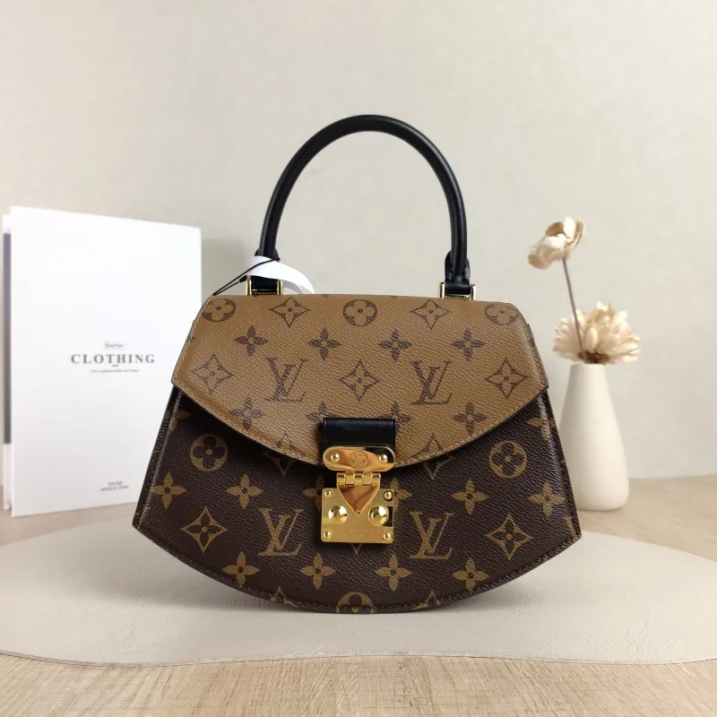 Louis Vuitton Crossbody Bag Tilsitt Monogram PVC Medium24 × 7 × 18 cm