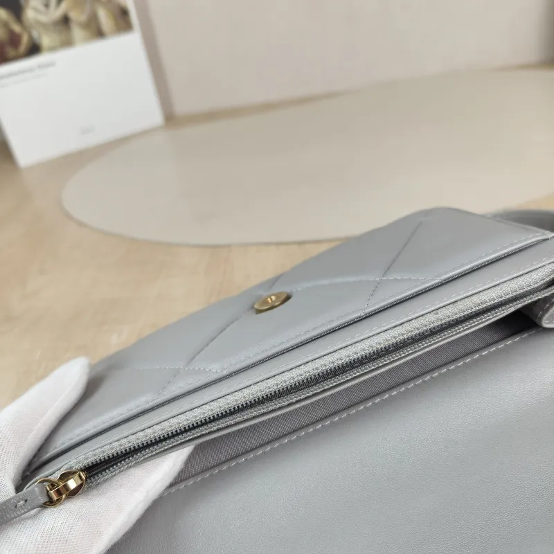 Chanel Crossbody Bag 19Bag WOC Grey SL ambskin Mini 19.2 × 3.5 × 12.3 cm — detail view 6 of 12