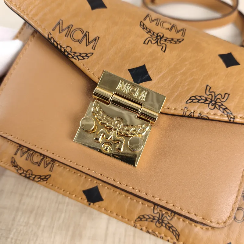MCM Belt Bag Belt Bag One Size 18 × 4 × 11.5 cm — detail view 2 of 11