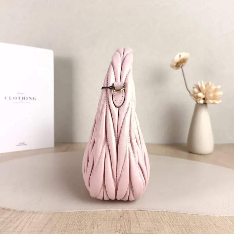 Miumiu Shoulder Bag Wander Matelassé Hobo Pink Lambskin Small 20 × 6 × 17 cm — detail view 4 of 11
