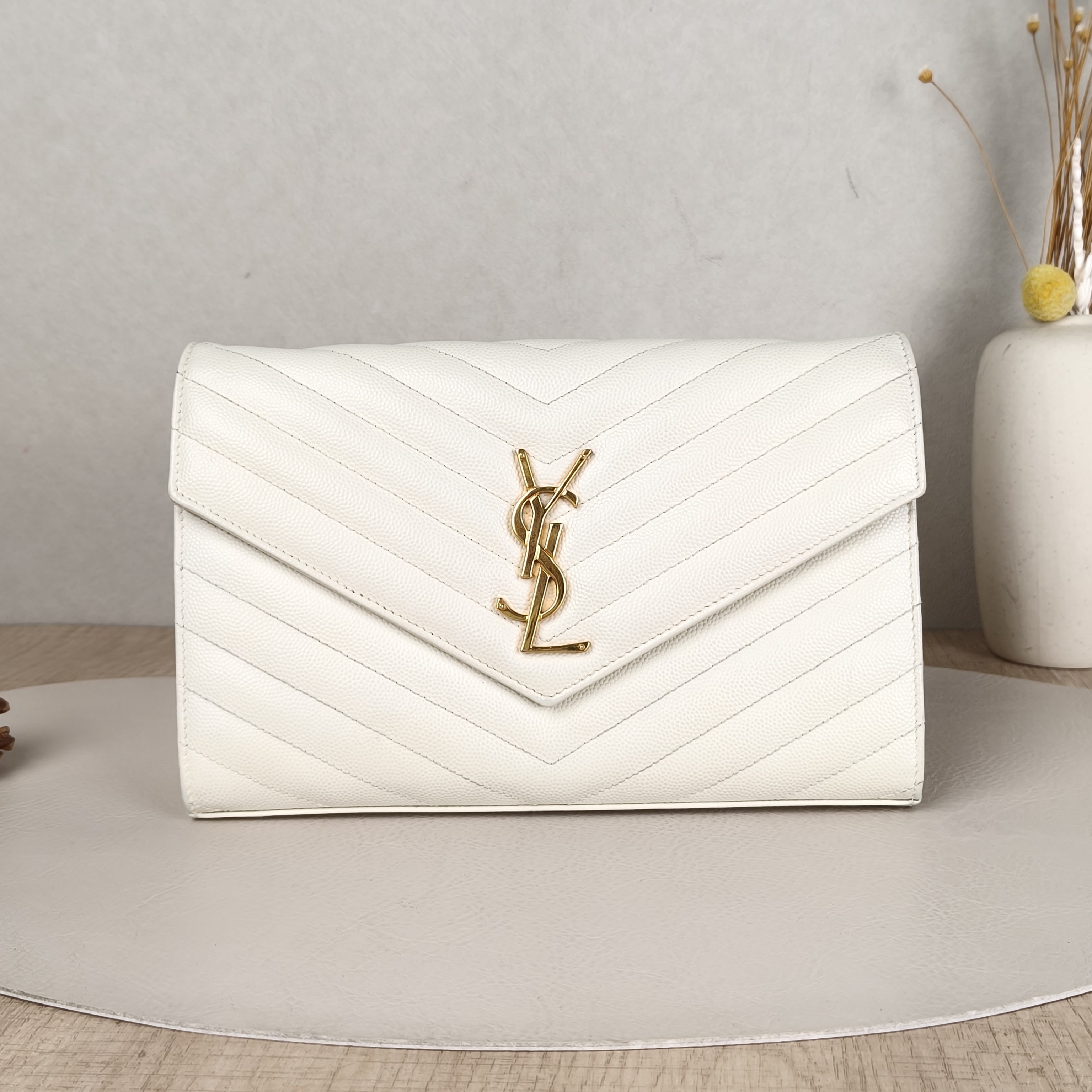 SAINT LAURENT Crossbody Bag CASSANDRE ENVELOPE White Grained Calfskin One Size22.5 × 4 × 14 cm