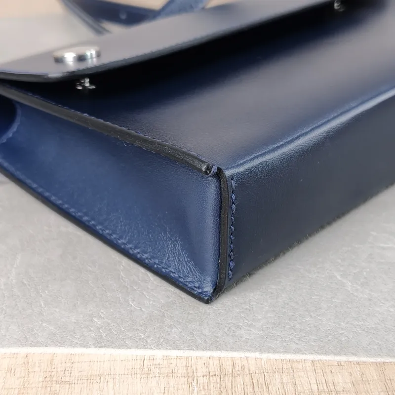 Hermès Crossbody Bag hermesnap 18 Crossbody Bag Epsom Calfskin One Size 18.5 × 4.5 × 11.5 cm K — detail view 8 of 12