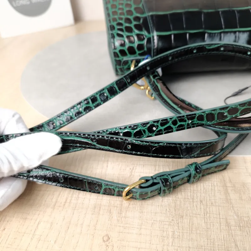 BALENCIAGA Crossbody Bag Hourglass Hourglass Bag Green Calfskin Small23 × 10 × 14 cm — detail view 6 of 14
