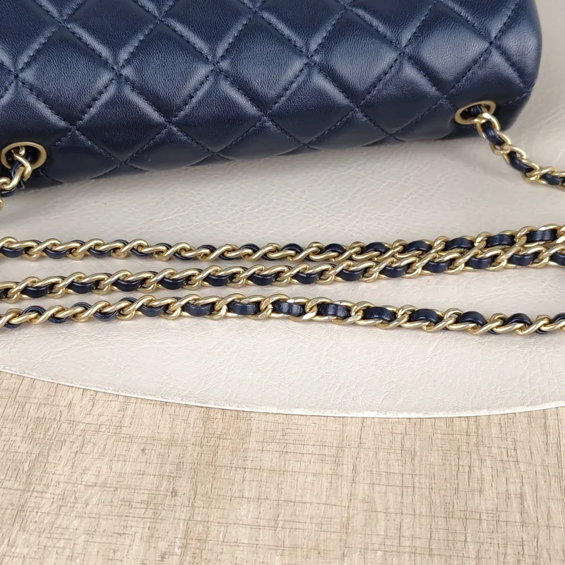 Chanel Crossbody Bag mini Blue Lambskin One Size20 × 6 × 12 cm — detail view 7 of 15