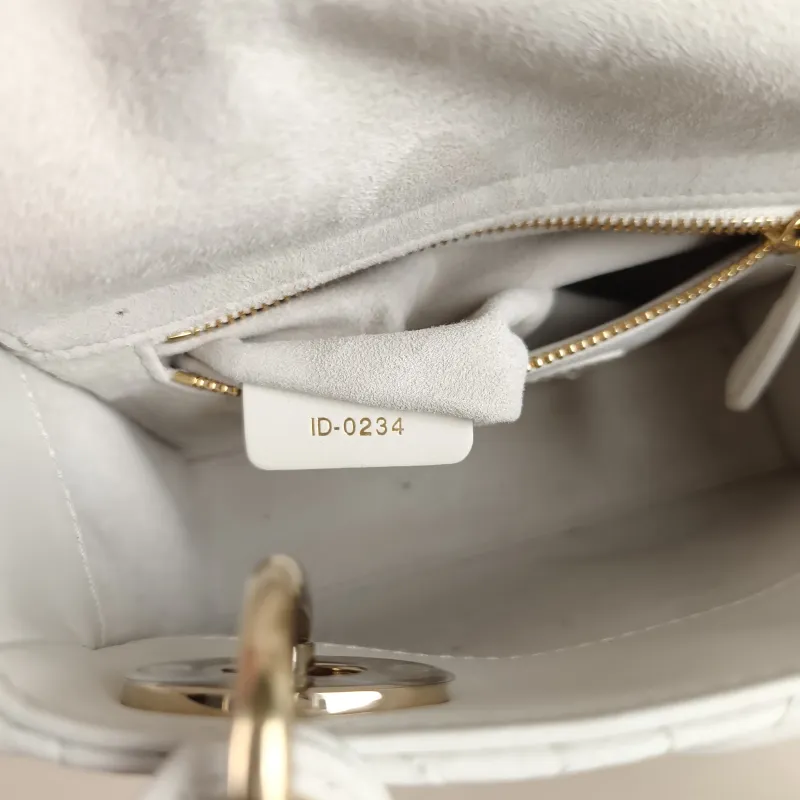 DIOR Crossbody Bag Lady Lady Dior Bag White Lambskin Mini 17 × 7 × 15 cm — detail view 8 of 11