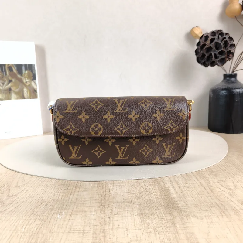 Louis Vuitton Crossbody Bag IVY Monogram PVC Small 23.5 × 4.3 × 12 cm