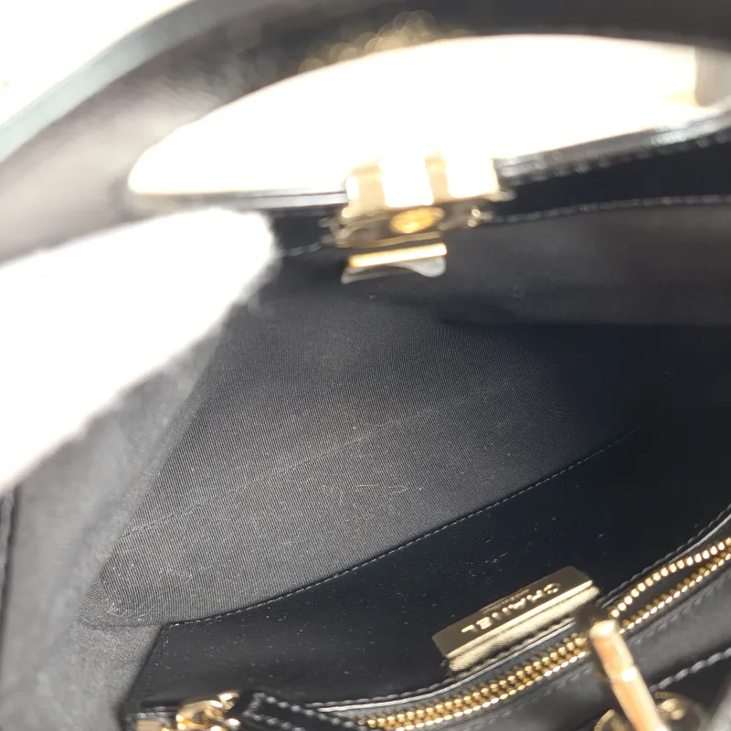 Chanel Crossbody Bag 31Bag Beige Black Lambskin Mini 23 × 5.5 × 22 cm — detail view 4 of 12