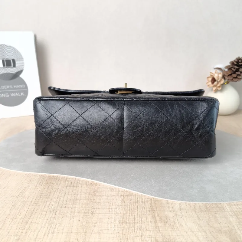 Chanel Shoulder Bag 2.55 Black Calfskin Medium 28 × 7.5 × 19.5 cm 18 — cover view 4 of 5