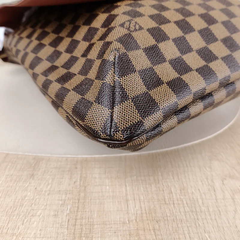 Louis Vuitton Shoulder Bag Messenger Bag Damier Ebene PVC 30 × 3 × 33 cm — detail view 4 of 9