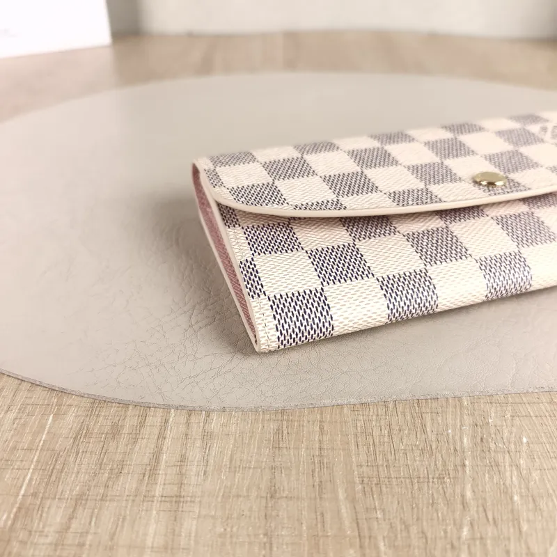 Louis Vuitton Wallet Edition Wallet PVC One Size 19 × 2 × 10 cm — detail view 9 of 10